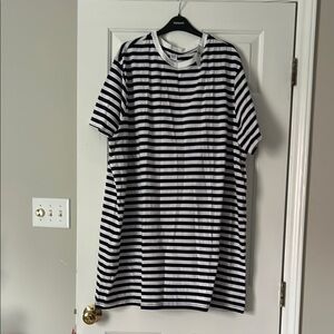 GAP navy and white striped t-shirt dress - brand new